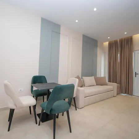 White Arena Apartman Golem