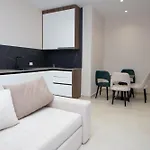 White Arena Apartment *