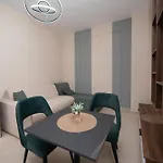 Apartment White Arena