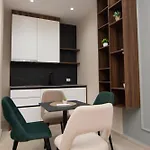 Apartment White Arena