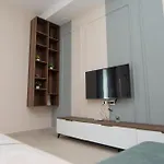 White Arena Apartment *