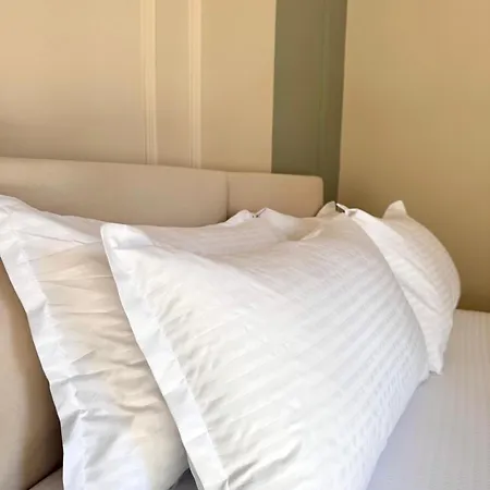 White Arena Apartament Golem (Tirana)