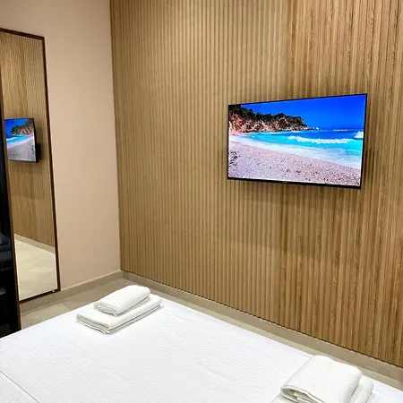 White Arena Apartment *