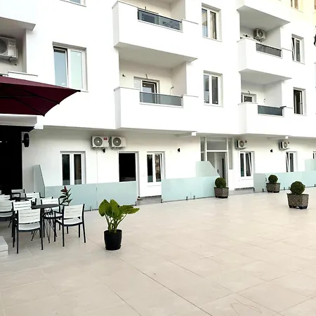 Apartment White Arena *