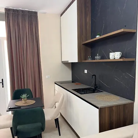 White Arena Apartament Golem (Tirana)