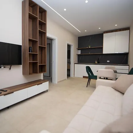 White Arena Apartment *