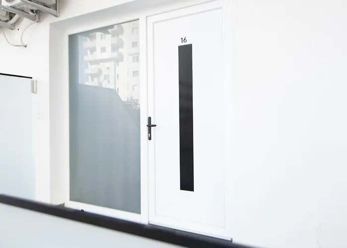 Apartment White Arena