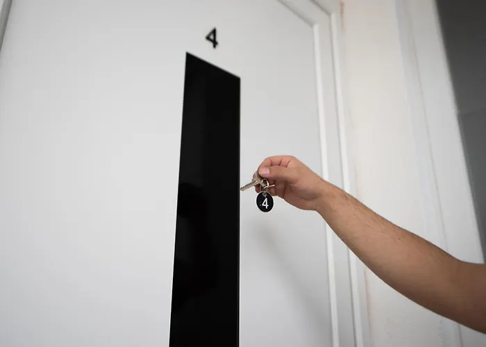 Apartment White Arena