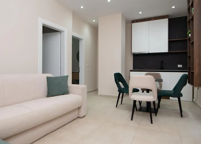 White Arena * Golem (Tirana)